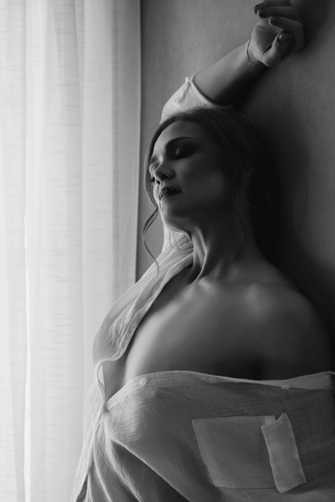 intimate boudoir photography Birmingham Alabama black and white portrait Breanne Fine Portraiture